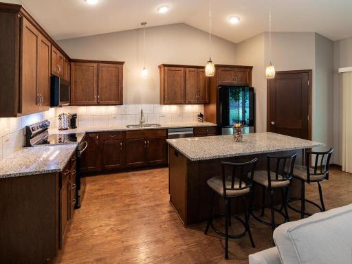 Kitchen - granite countertops