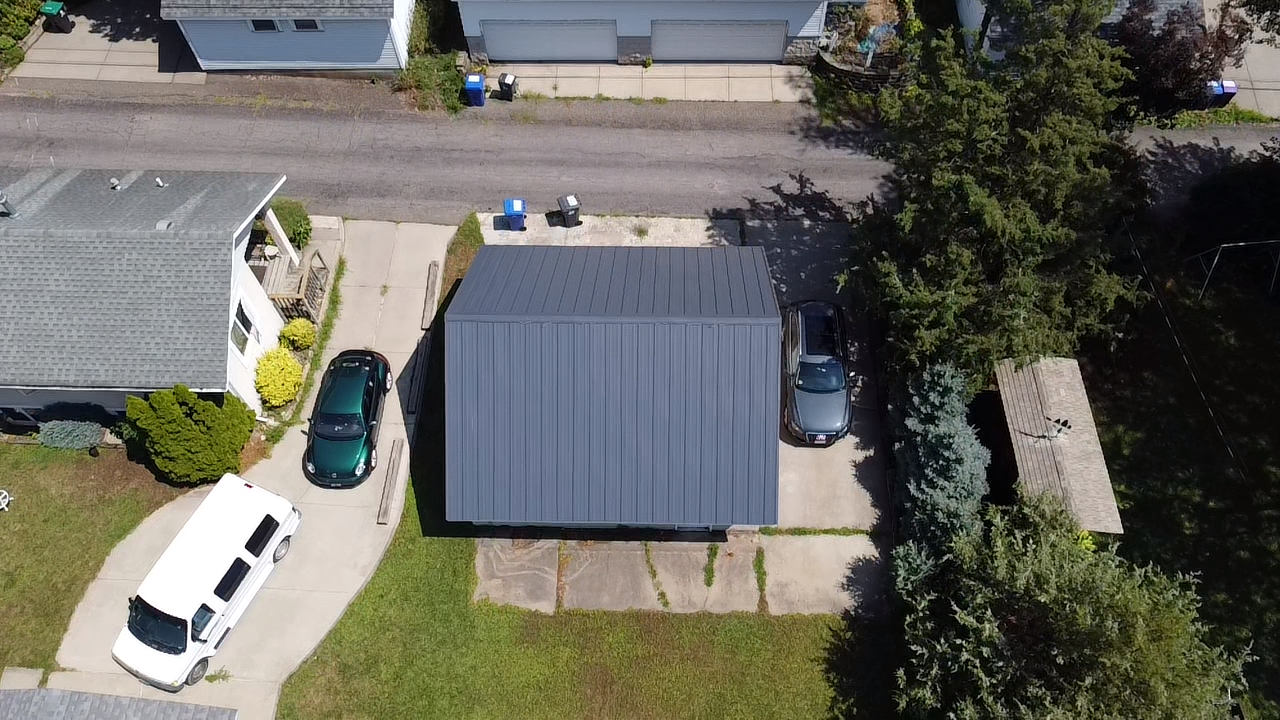 Easy access to the garage via the rear alley street.