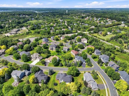 6865 Sapphire Lane, Chanhassen, MN 55317