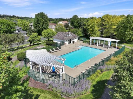 6865 Sapphire Lane, Chanhassen, MN 55317