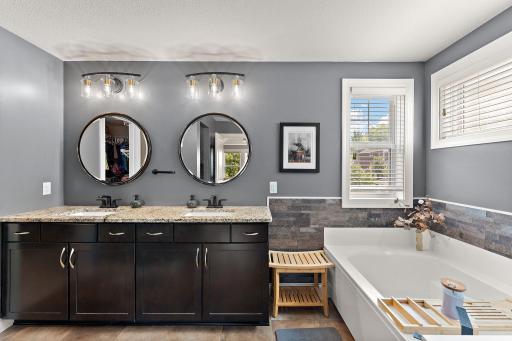 5255 Jewel Lane N, Plymouth, MN 55446