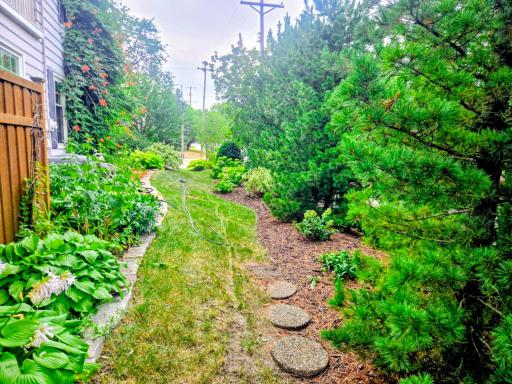 1820 Montreal Avenue, Saint Paul, MN 55116