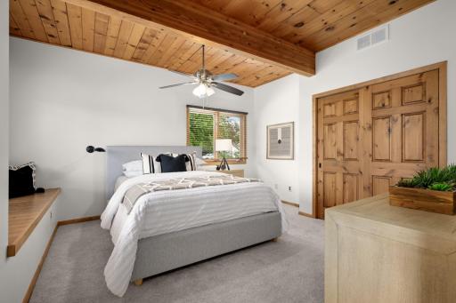 Large 2nd Floor Bedroom w/Lake Views!