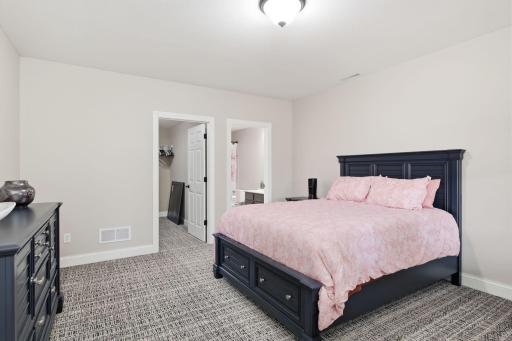 16299 Stemmer Ridge Road NW, Prior Lake, MN 55379