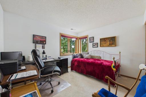 32 11th Avenue S, 215, Hopkins, MN 55343