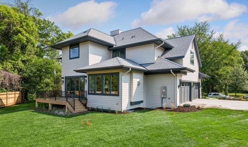 5252 Lochloy Drive, Minneapolis, MN 55436