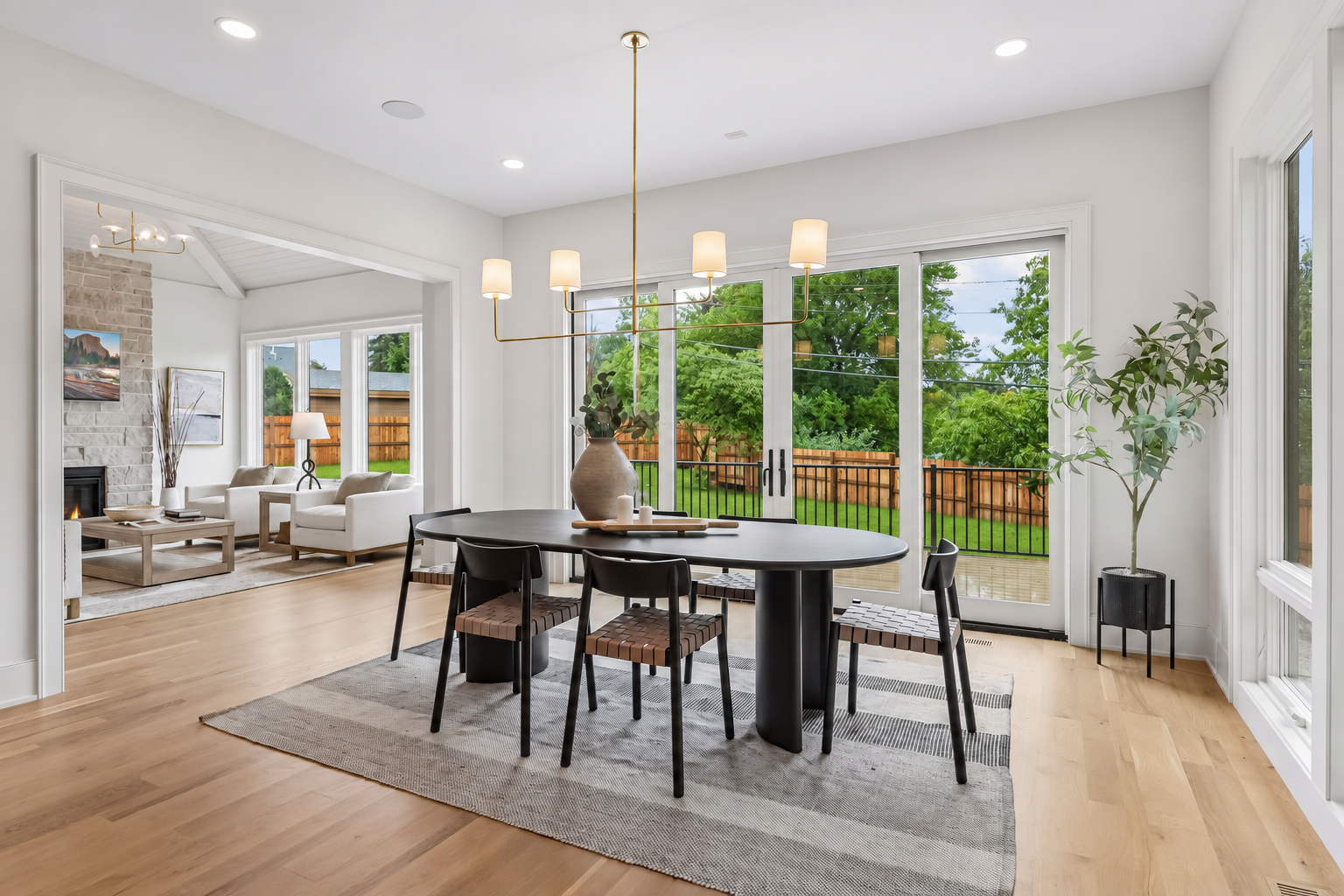 Dining room - 14'5" x 13'6"
