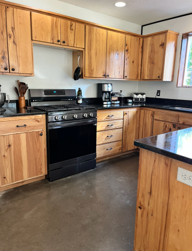 refinished cabinets throughout.png