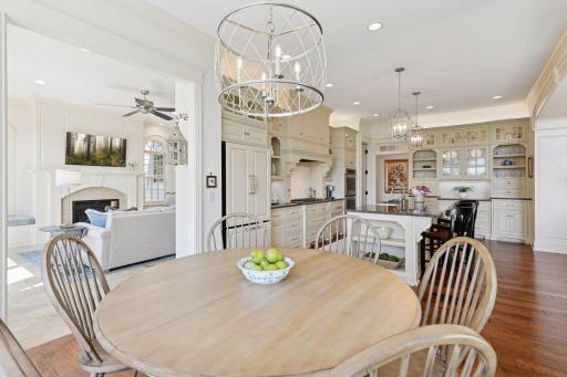 2185 Gallery Court, Victoria, MN 55386