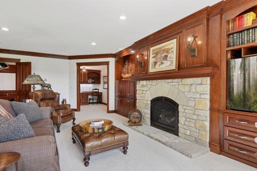 2185 Gallery Court, Victoria, MN 55386