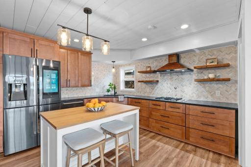 54-web-or-mls-26751 Fremont Dr-54.jpg