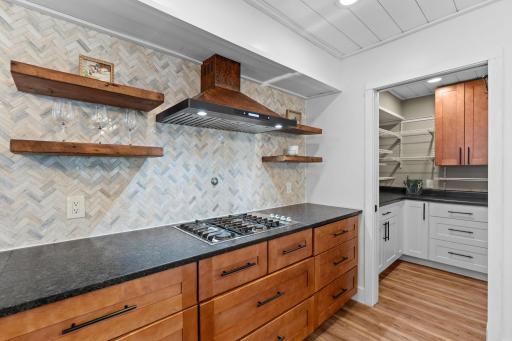 58-web-or-mls-26751 Fremont Dr-58.jpg