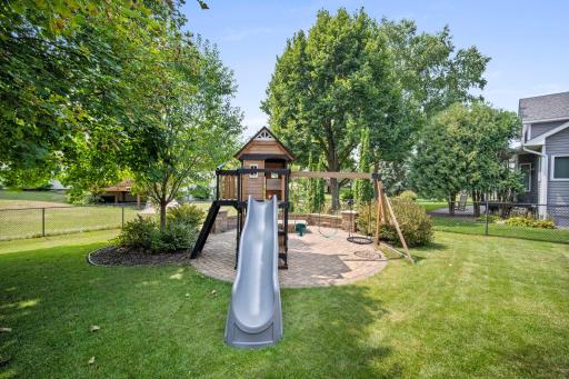 Beautiful landscaped with fabulous outdoor spaces.