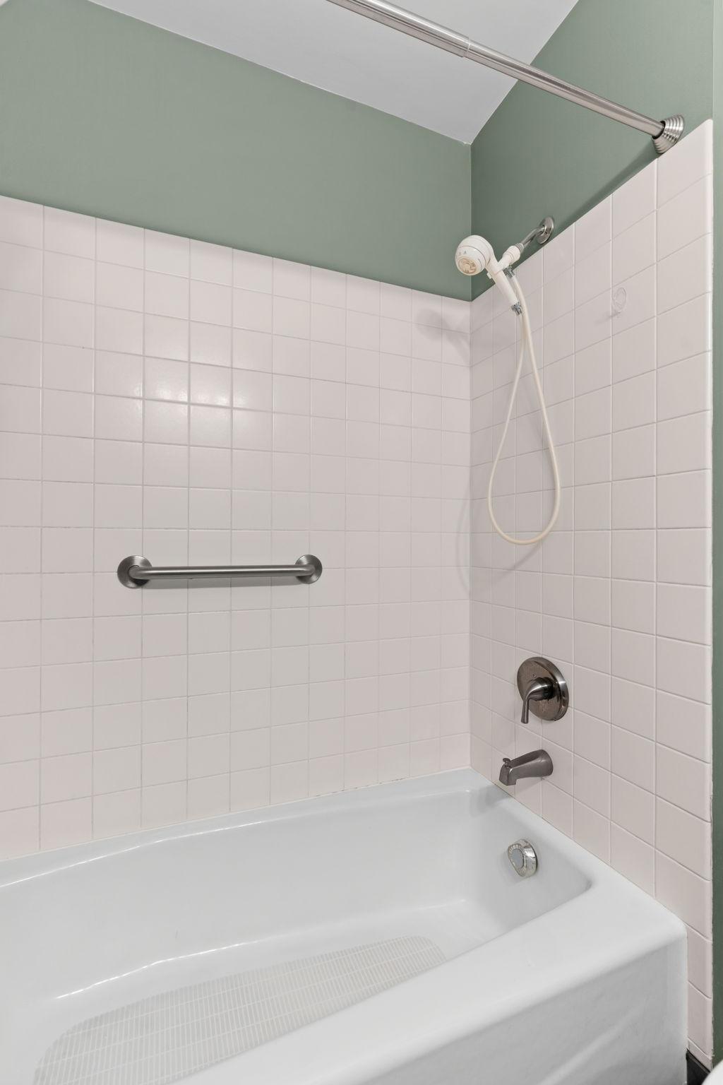 Upper level full bath