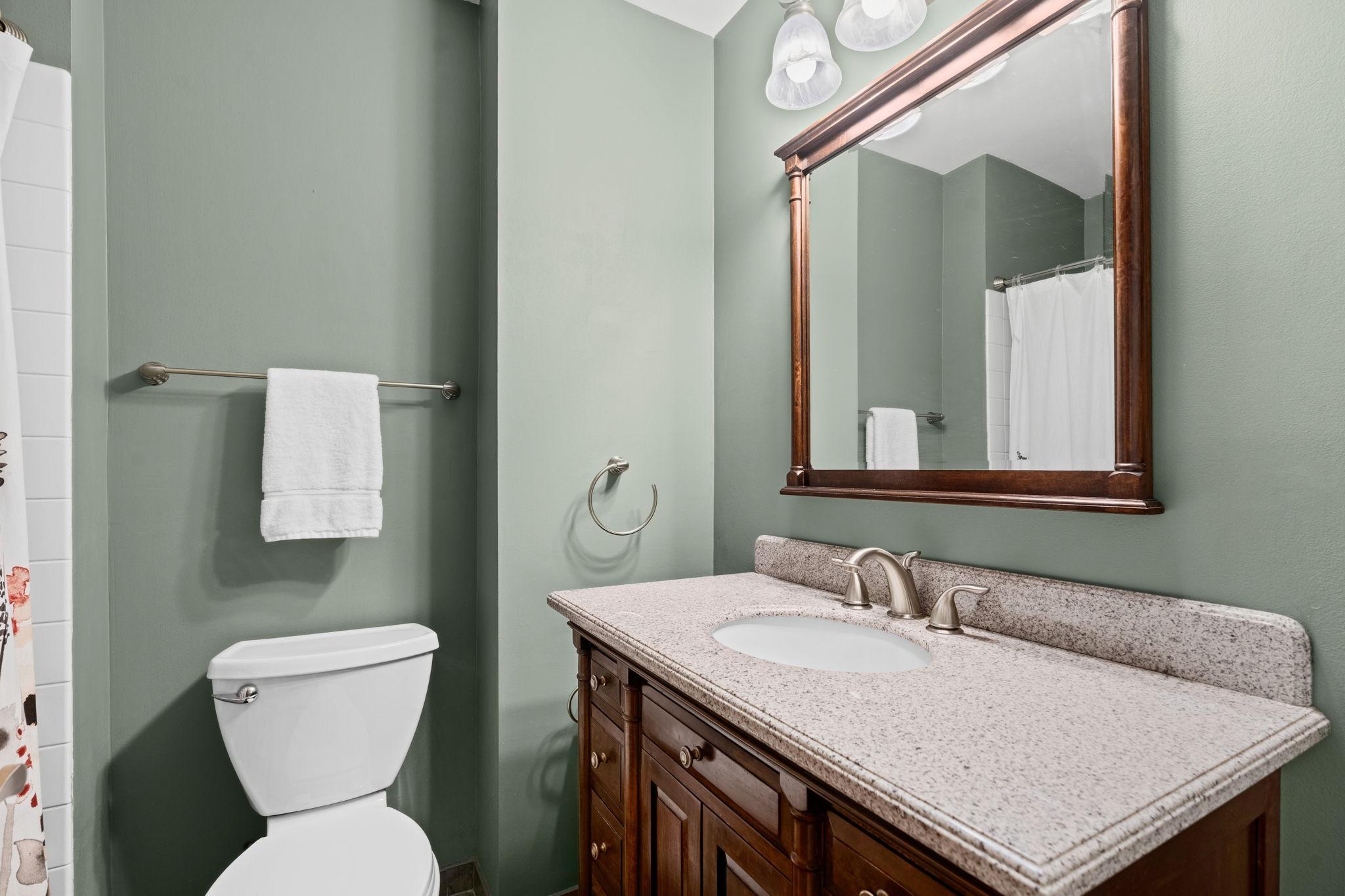 Upper level full bath