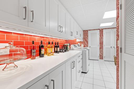 With expansive counter space and room to organize all your laundry essentials, it also provides the perfect spot for storing household items, hobbies, or anything else you want tucked away and easily accessible.