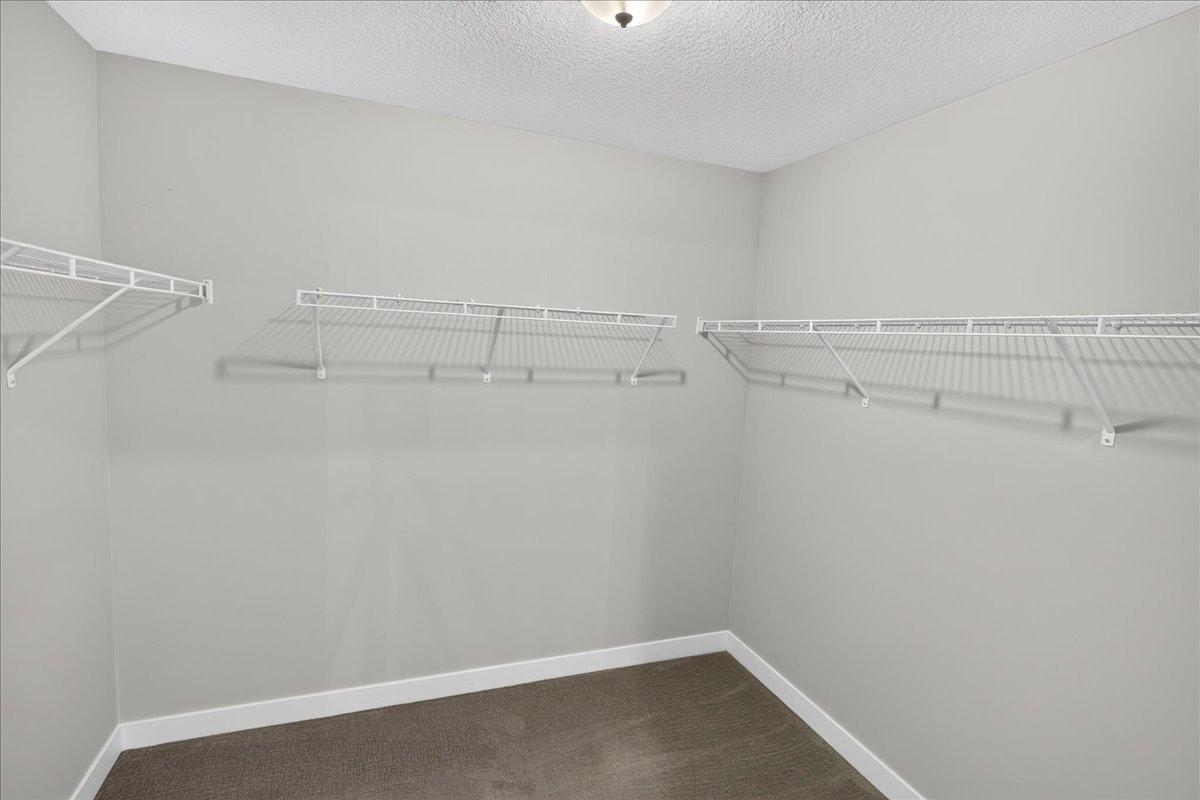 Nicely sized walk-in closet