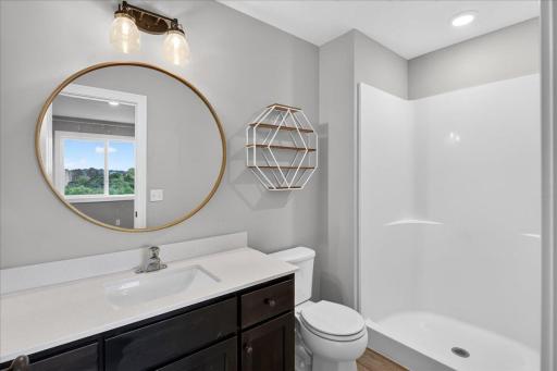 3/4 bath ensuite w/quartz countertop