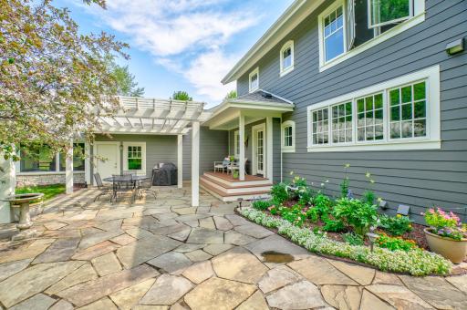 2156 Paris Avenue N, Stillwater, MN 55082
