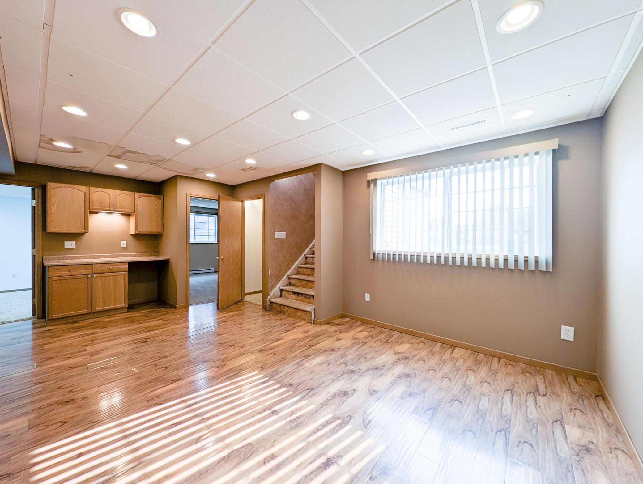 L2P042-1866 12th St E West Fargo.jpg
