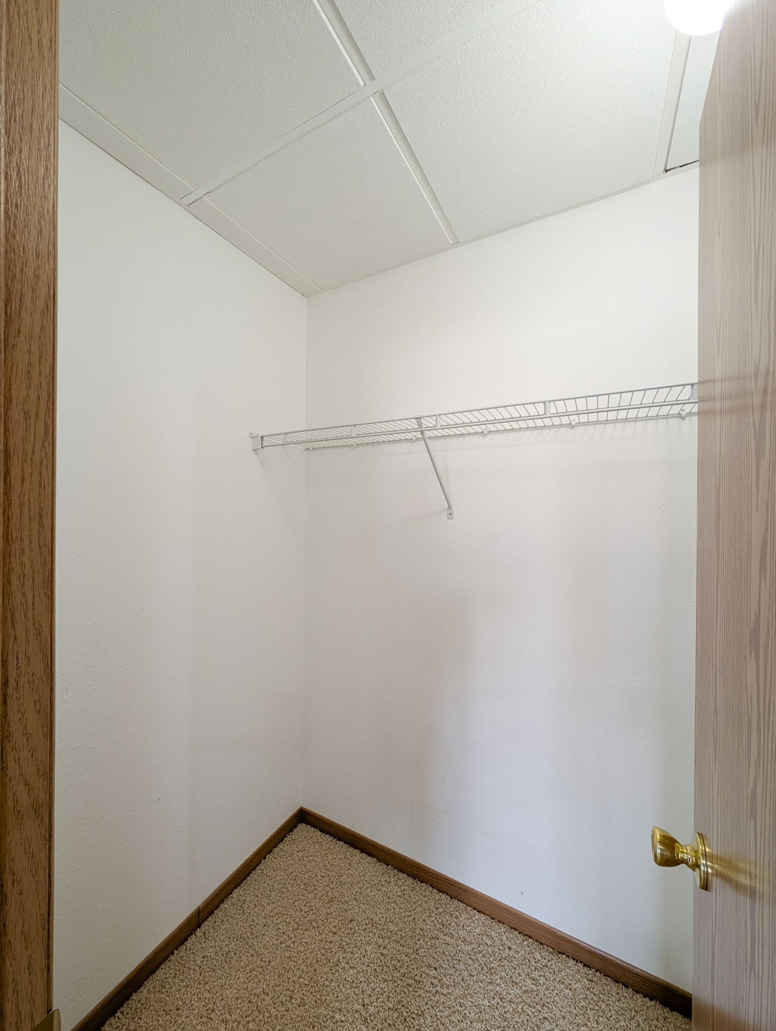 L2P049-1866 12th St E West Fargo.jpg