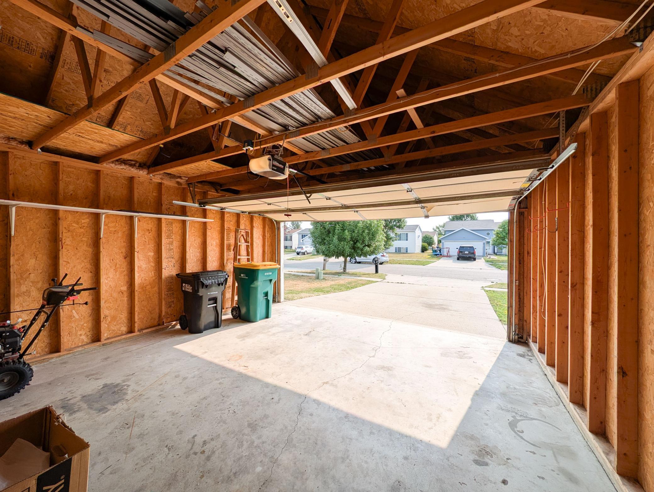 L2P056-1866 12th St E West Fargo.jpg