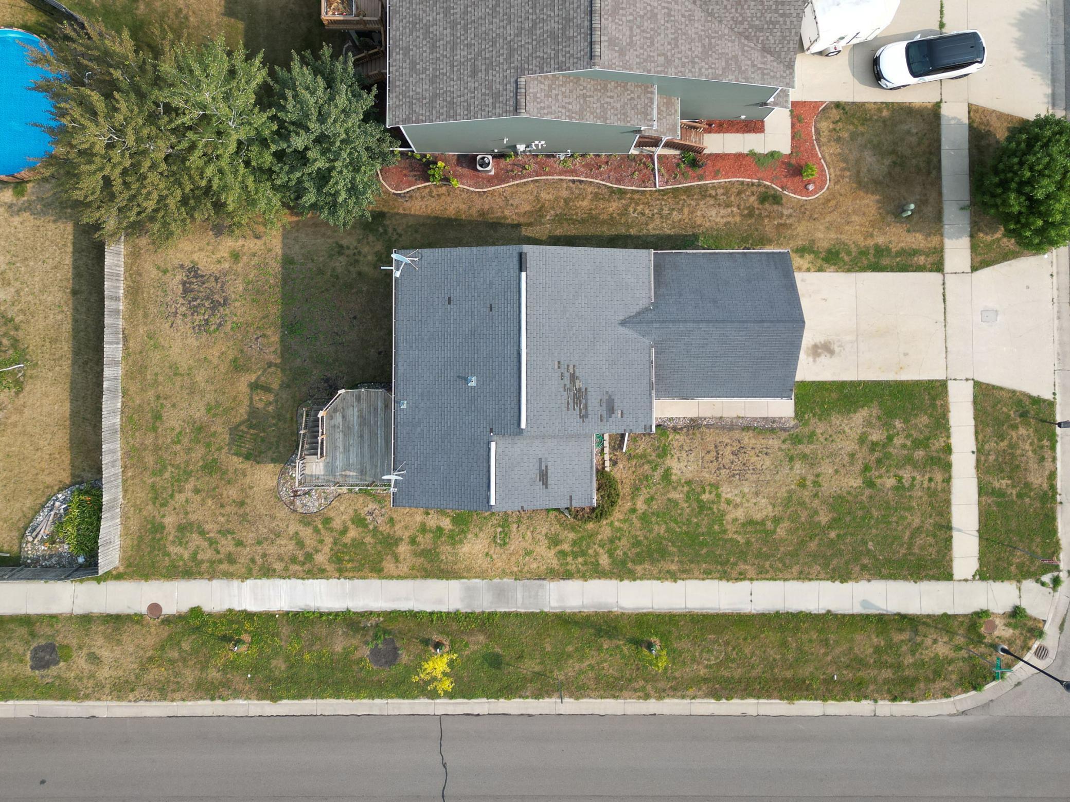 L2P016-1866 12th St E West Fargo.jpg