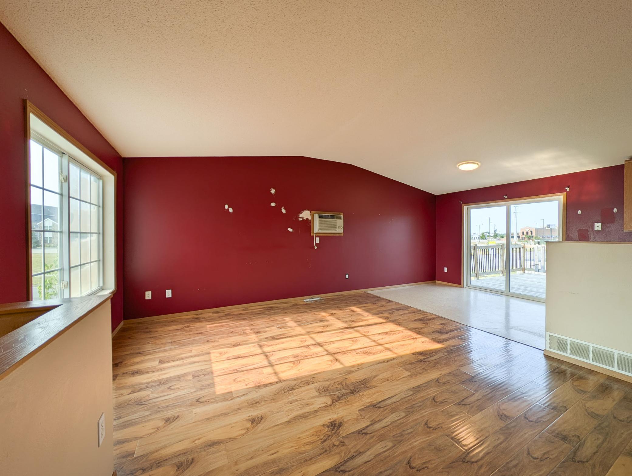 L2P022-1866 12th St E West Fargo.jpg