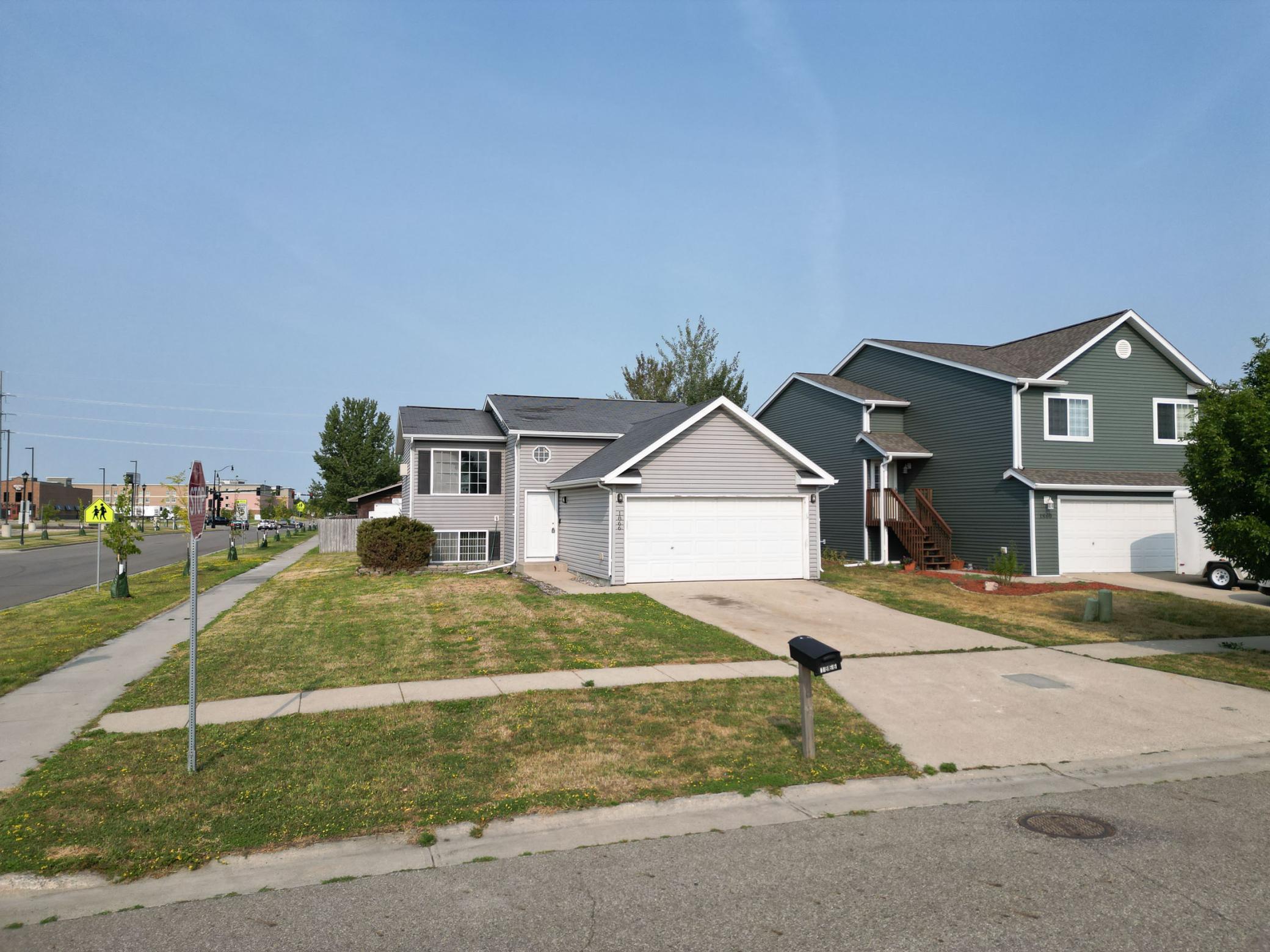 L2P005-1866 12th St E West Fargo.jpg