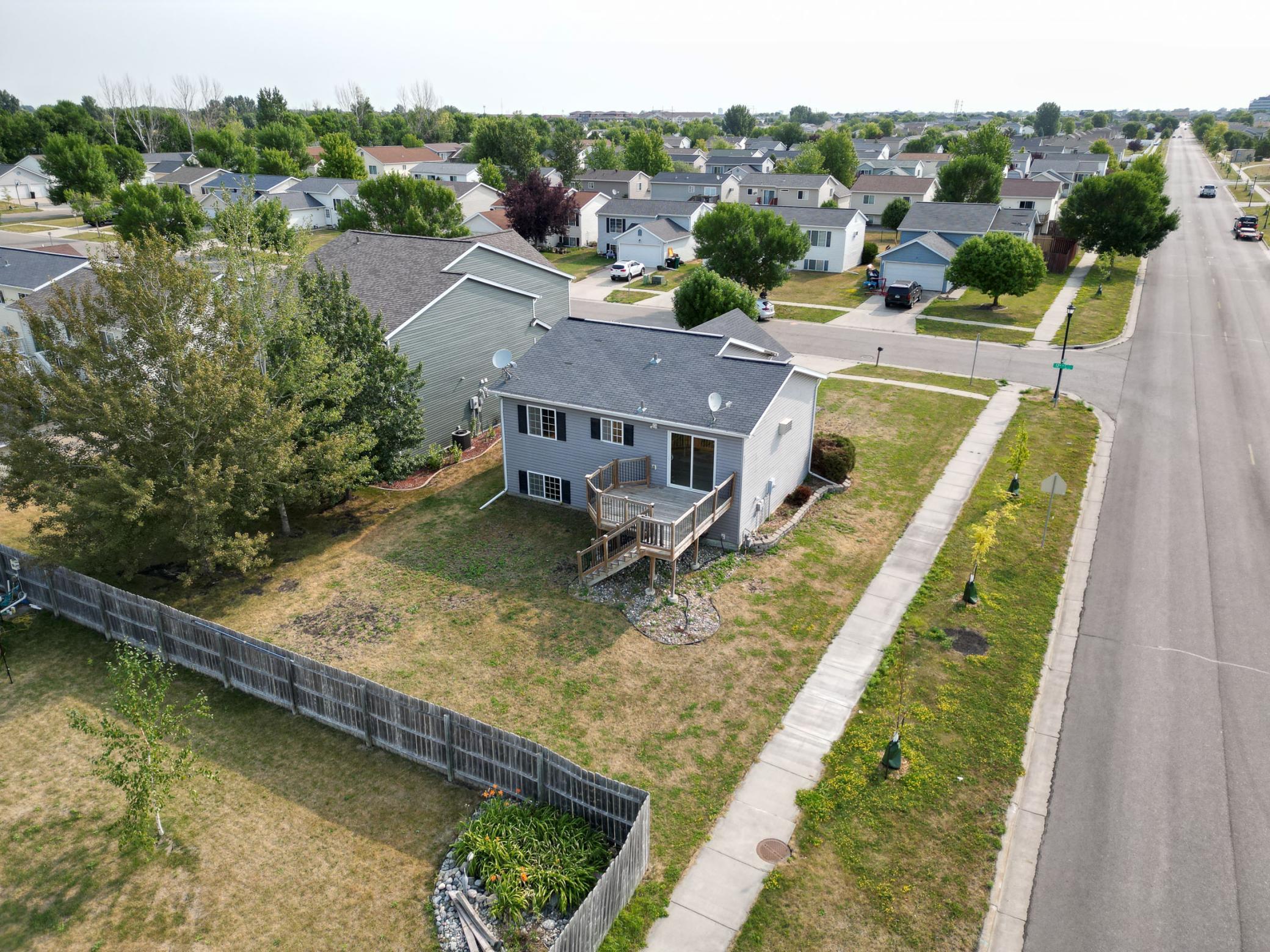L2P010-1866 12th St E West Fargo.jpg