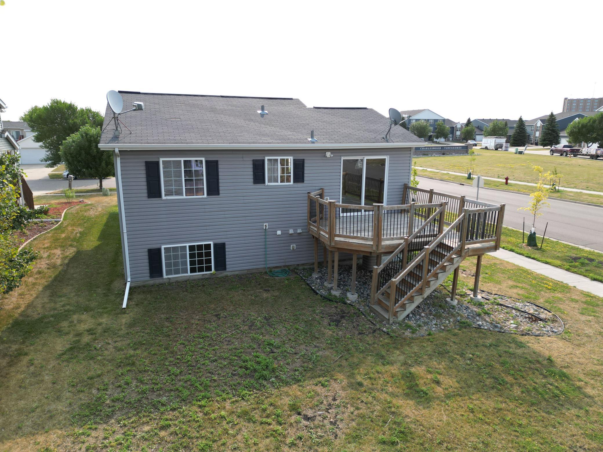 L2P014-1866 12th St E West Fargo.jpg