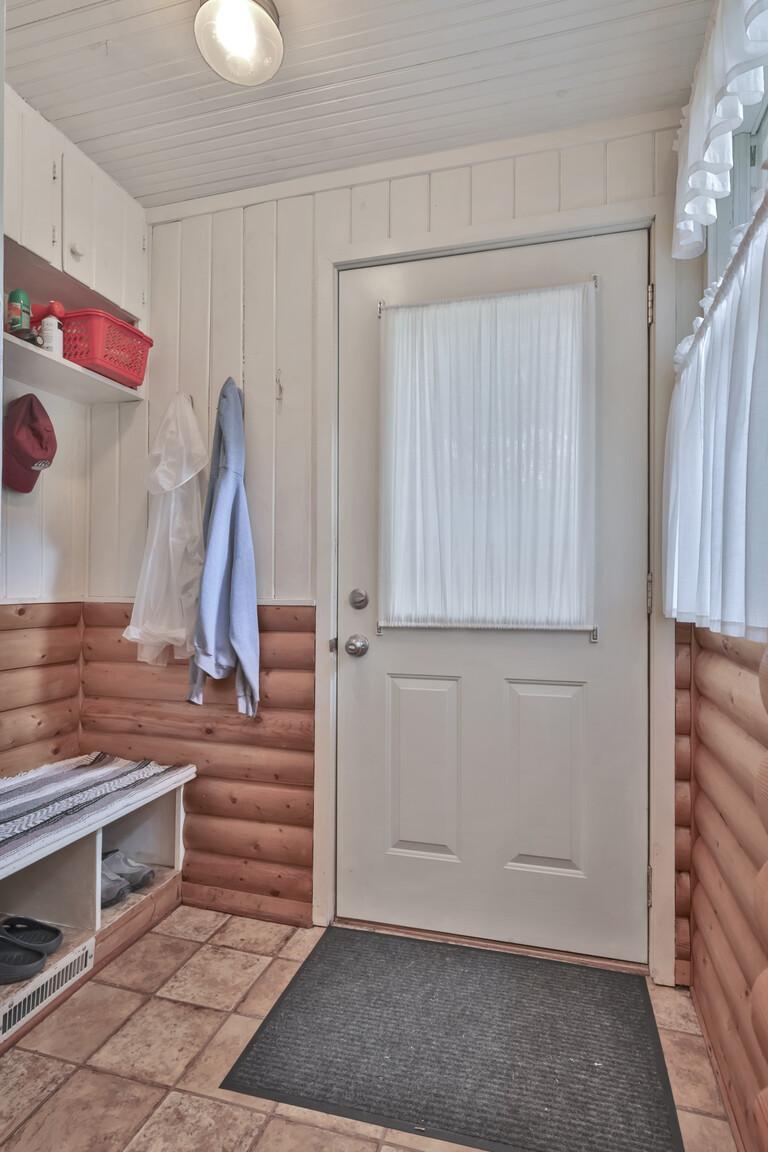 Side entrance to the laundry room.