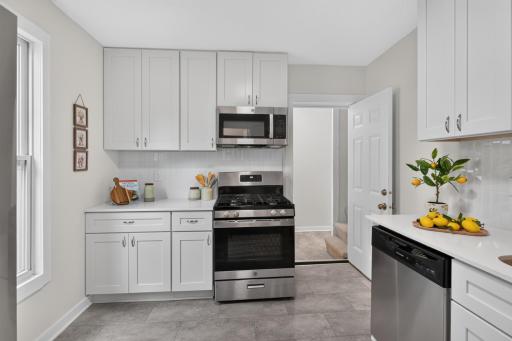 Main Floor Unit - Kitchen