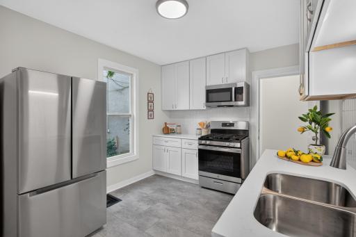 Main Floor Unit - Kitchen