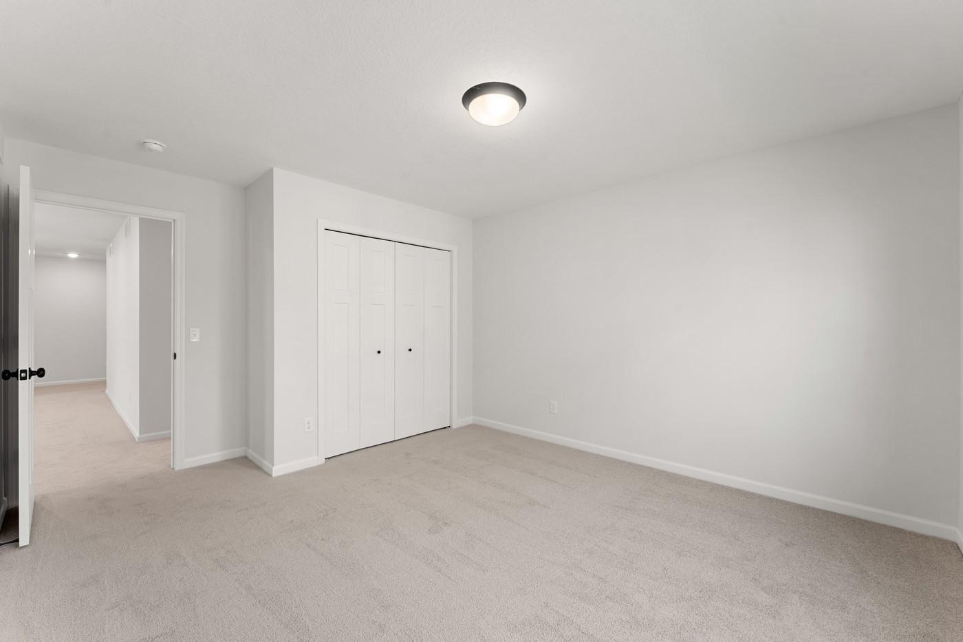 Second upper level bedroom
