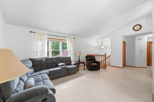 402 8th Avenue N, Sartell, MN 56377