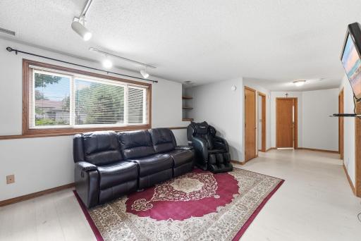 402 8th Avenue N, Sartell, MN 56377