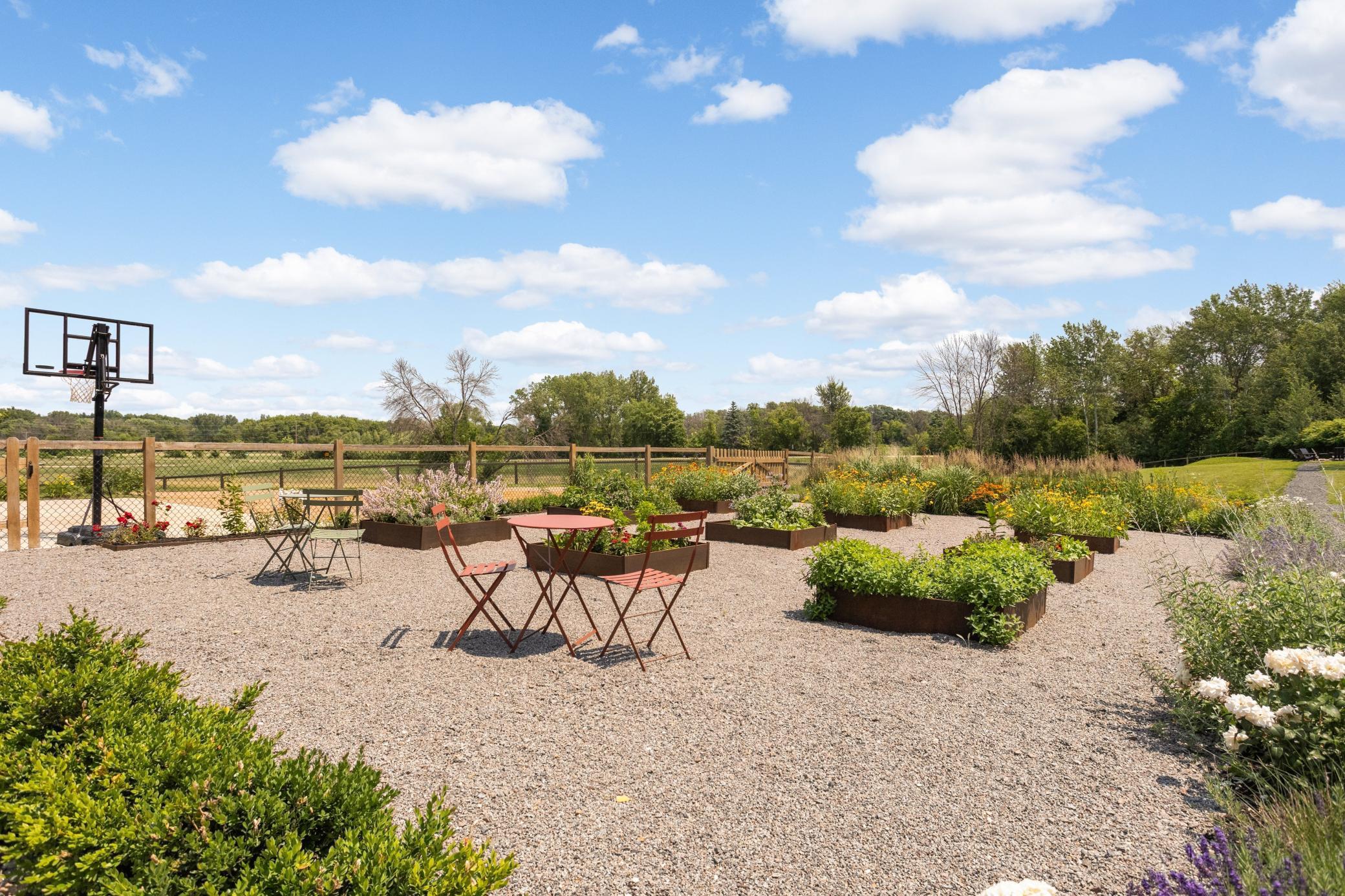 Bistro dining in the garden