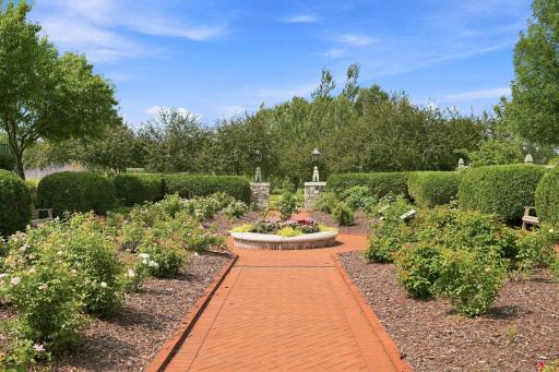 Bailey's Arbor - Gardens
