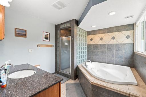 21-web-or-mls-A7404412.jpg
