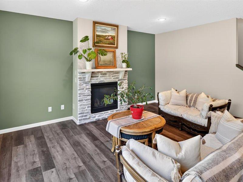 Stately gas firepalce