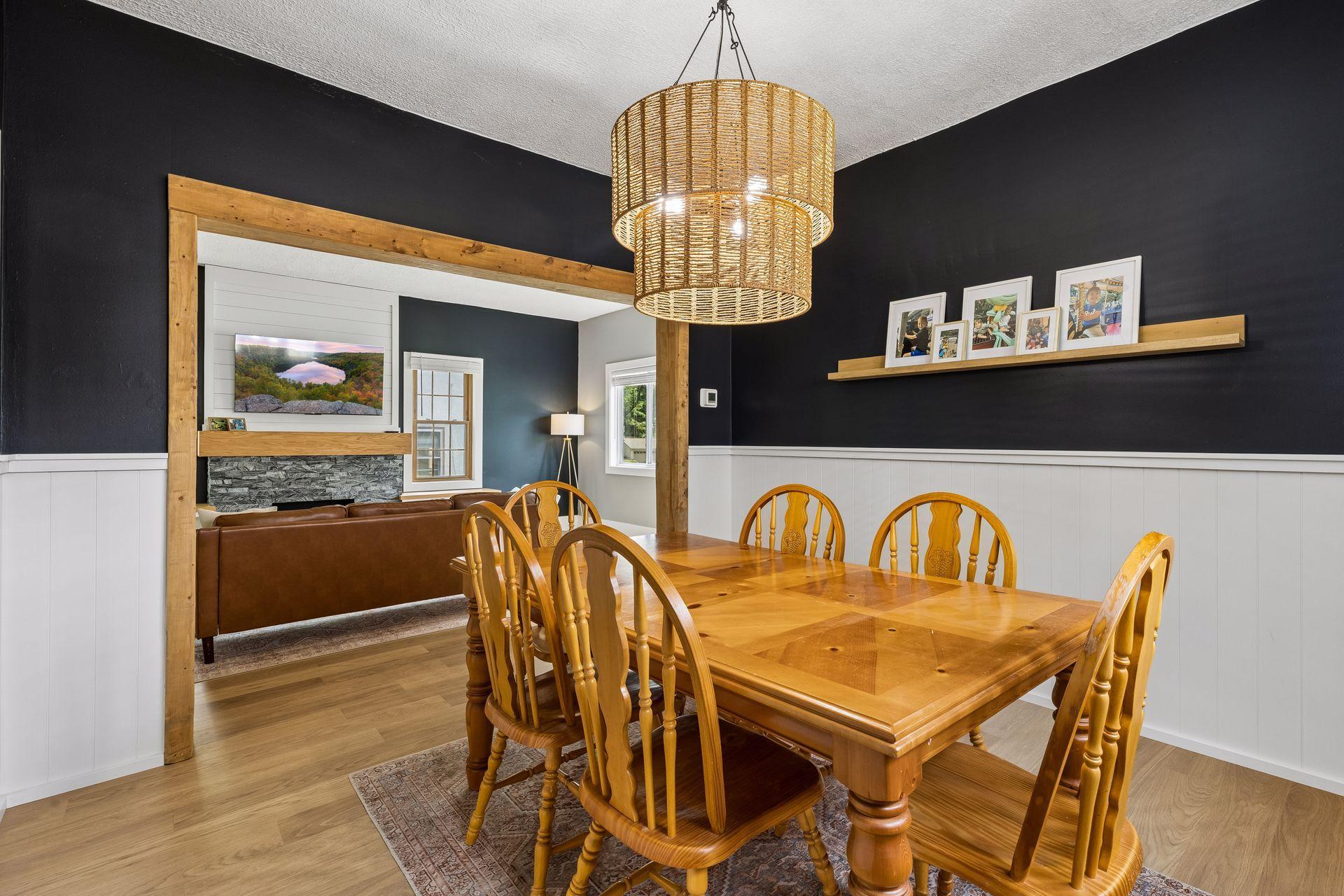 Spacious dining room with plenty of room for entertaining