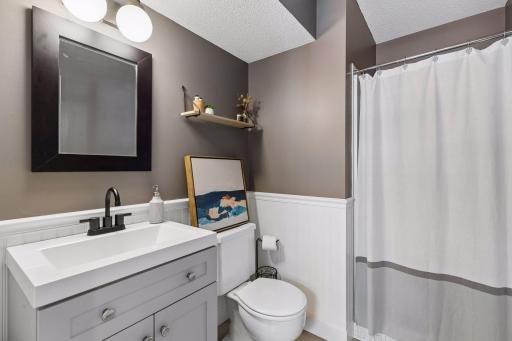 2000 Orkla Drive, Golden Valley, MN 55427