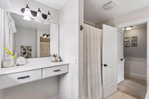 2000 Orkla Drive, Golden Valley, MN 55427