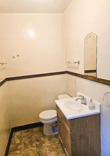 505 8th bathroom unit 1.jpg