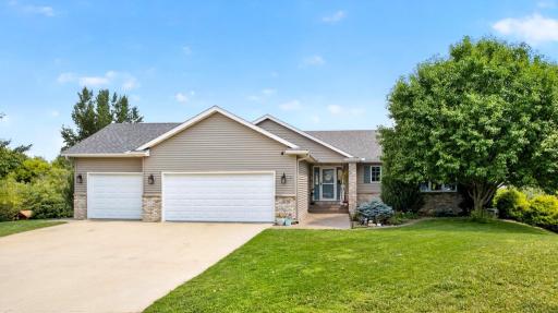 Photo for 6170 Stonebrooke Lane SW, Rochester, MN 55902 - listing #7121001 6170 Stonebrooke Lane SW, Rochester, MN 55902