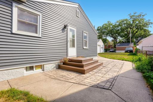 4429 6th St NE - Web Quality - 003 - 03 Exterior Front.jpg