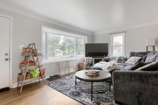 4429 6th St NE - Web Quality - 010 - 10 Living Room.jpg