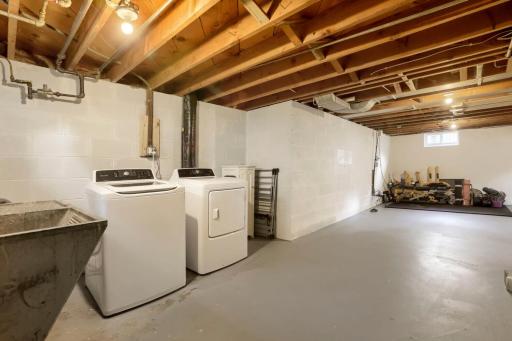 4429 6th St NE - Web Quality - 023 - 23 Laundry Room.jpg