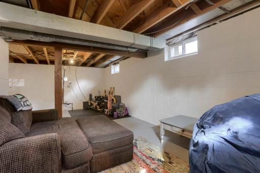 4429 6th St NE - Web Quality - 013 - 13 Living Room.jpg